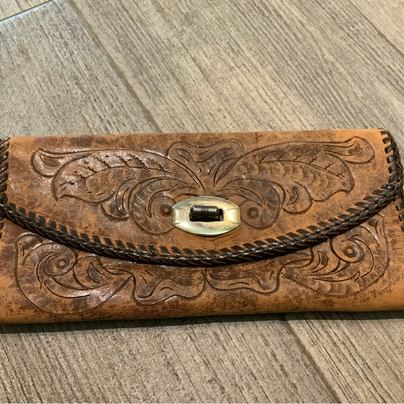 Vintage Handbags - VINTAGE hand-tooled leather wallet